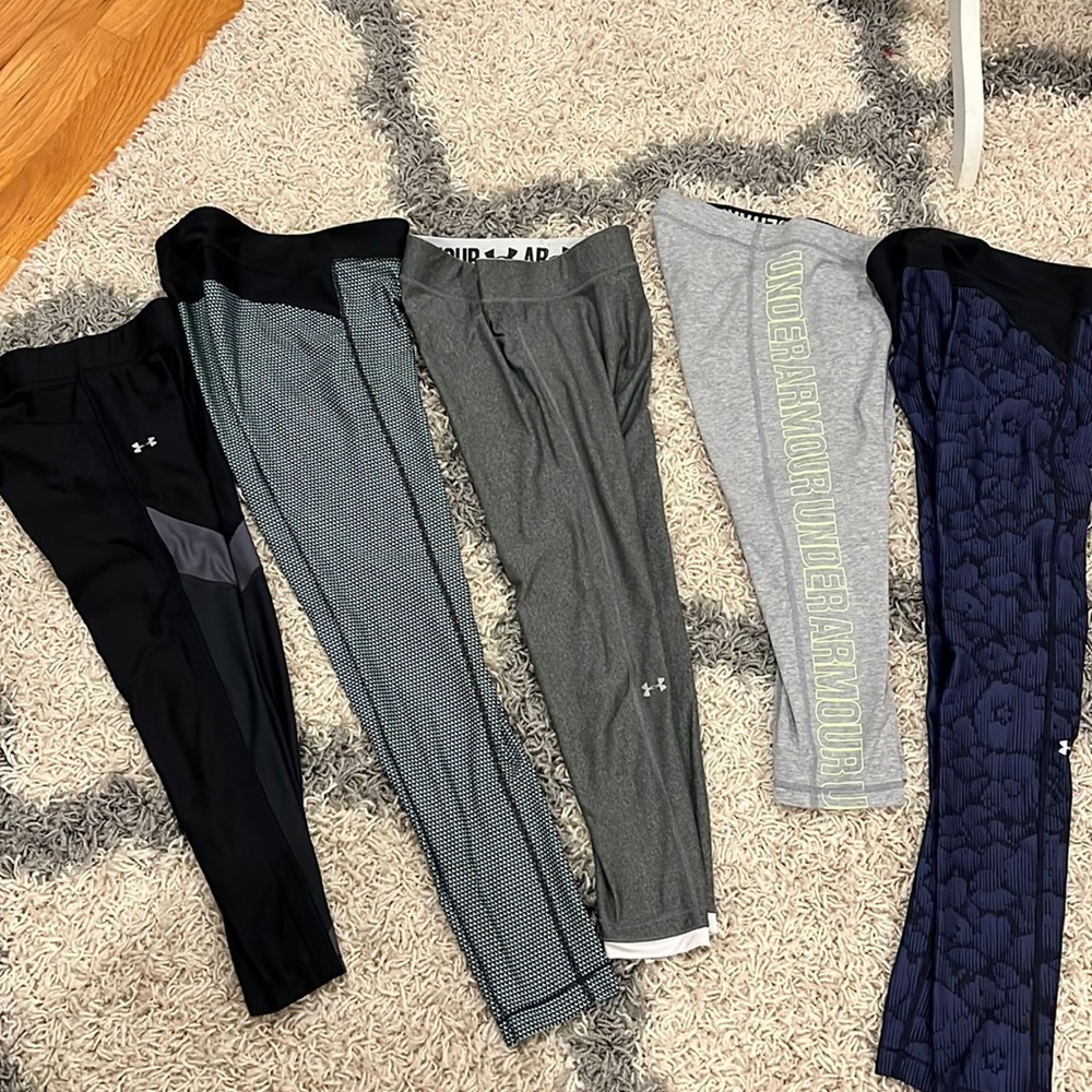 Excellent Condition Bundle Under Armor Leggings S… - image 2
